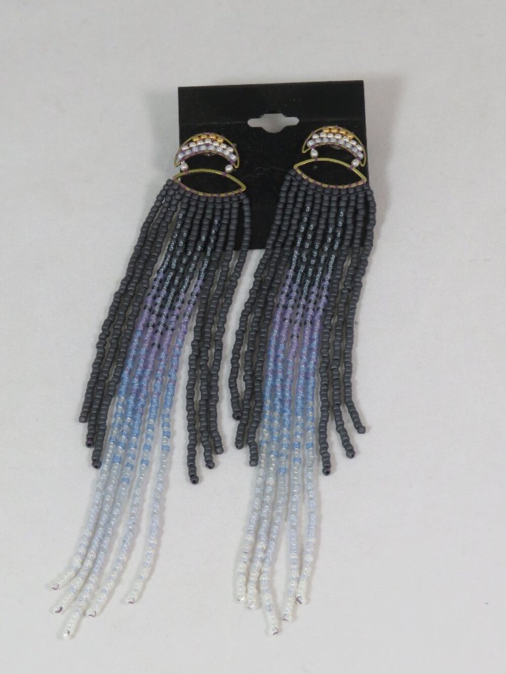 Shoulder length "jellyfish" earrings black